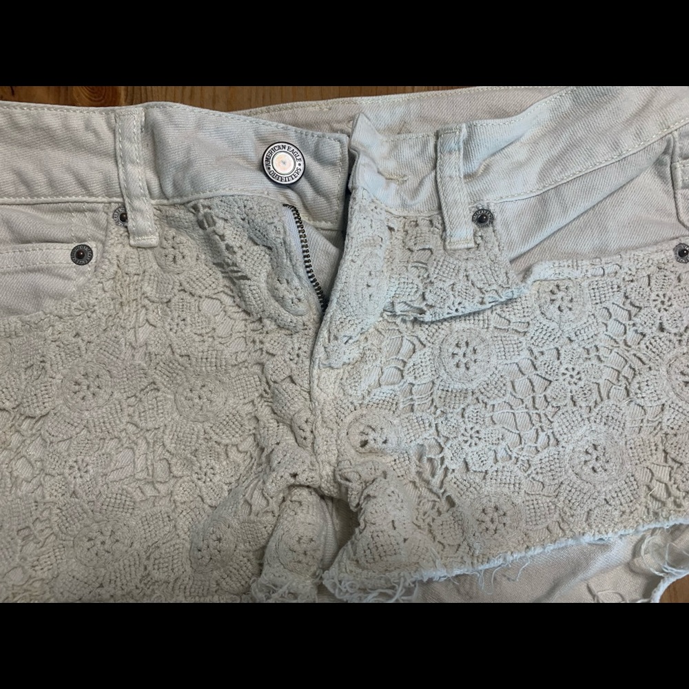 AE Shorts - Picture 2 of 6